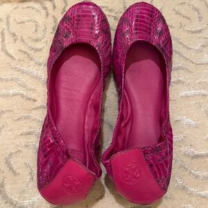 NEW! NEVER WORN TORI BURCH BALLET FLATS! Pink Crocodile Print - Size 10 M